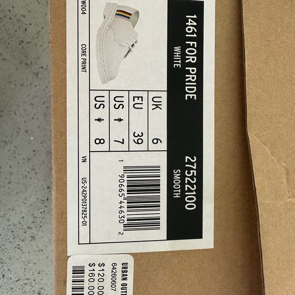 Doc Martens for Pride- Oxfords (box not included) - Picture 4 of 5
